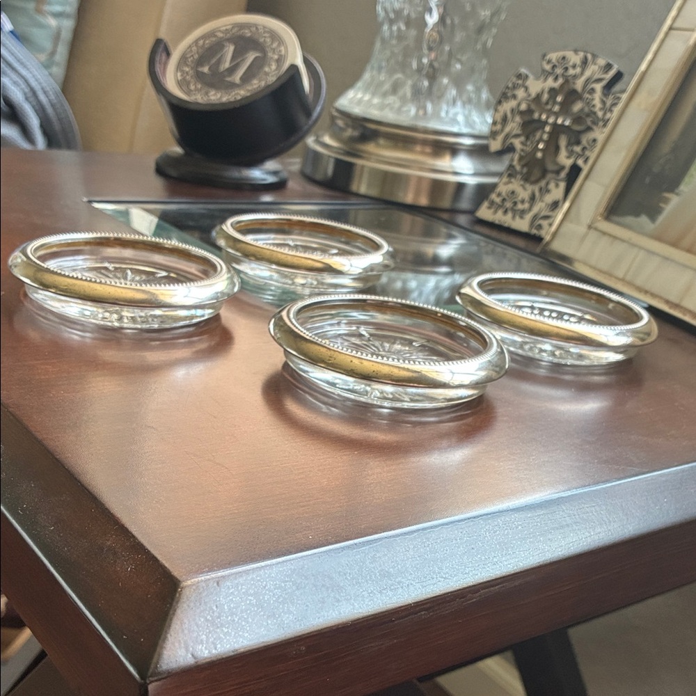 EUC! Vintage! Elegant Silver-plate and Cut Glass Coaster Set. - Picture 8 of 11